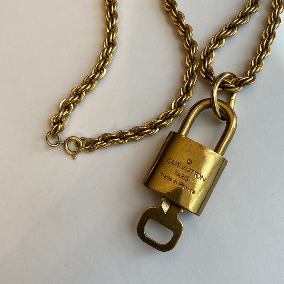 14K GF + LOUIS VUITTON lock & key necklaceš serial #322 - Picture 7 of 17